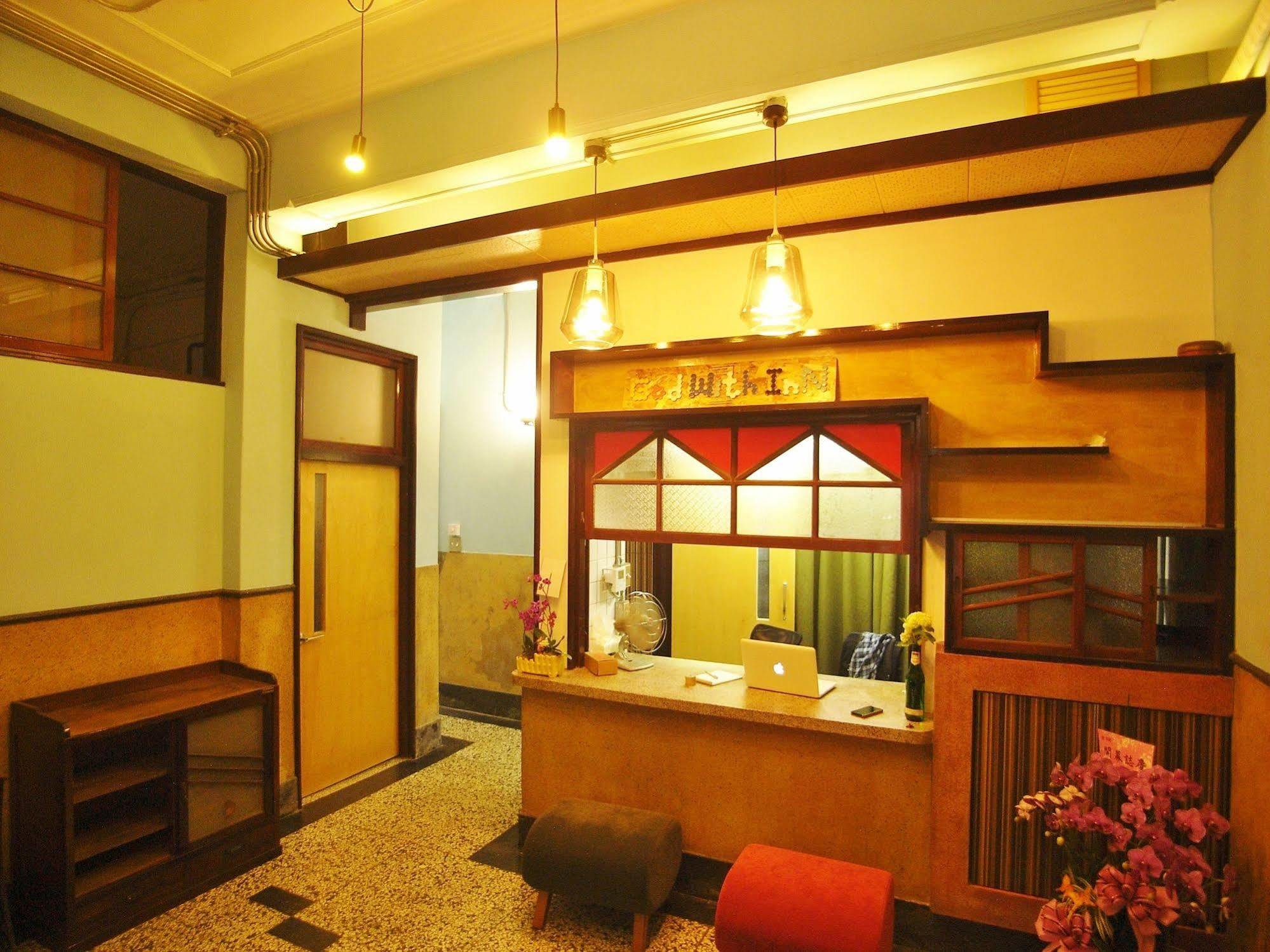 With Inn Hostel Kaohsiung Exterior foto